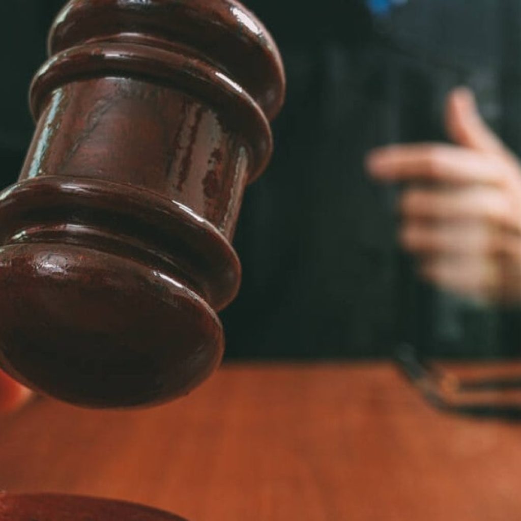 empregada-sera-indenizada-em-r$-30-mil-apos-dispensa-discriminatoria